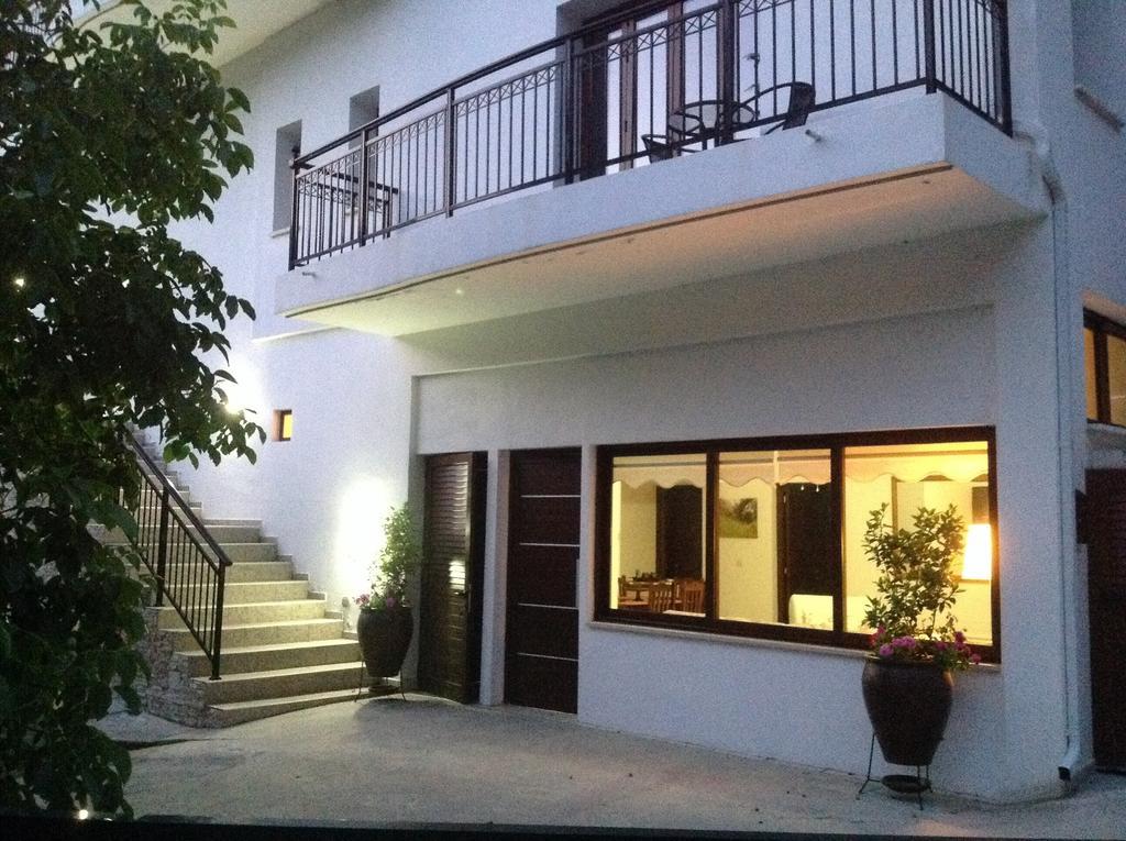 Appartement Ta Spitakia Tis Theodosias à Kalopanagiotis Extérieur photo
