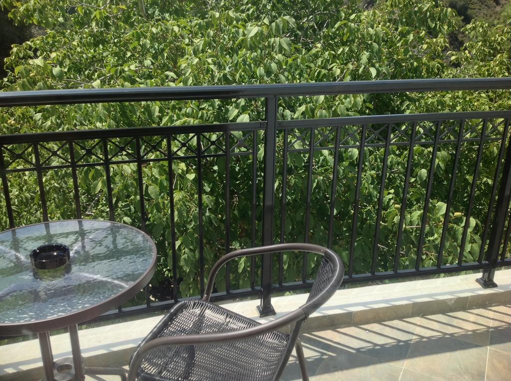 Appartement Ta Spitakia Tis Theodosias à Kalopanagiotis Extérieur photo