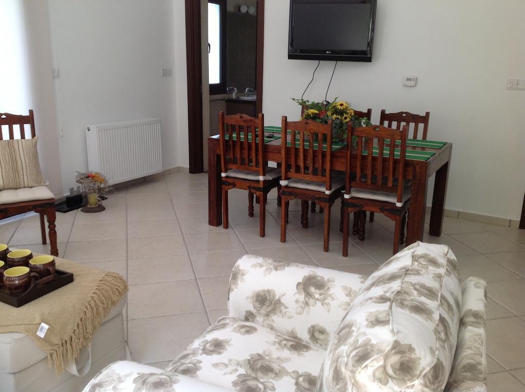 Appartement Ta Spitakia Tis Theodosias à Kalopanagiotis Chambre photo